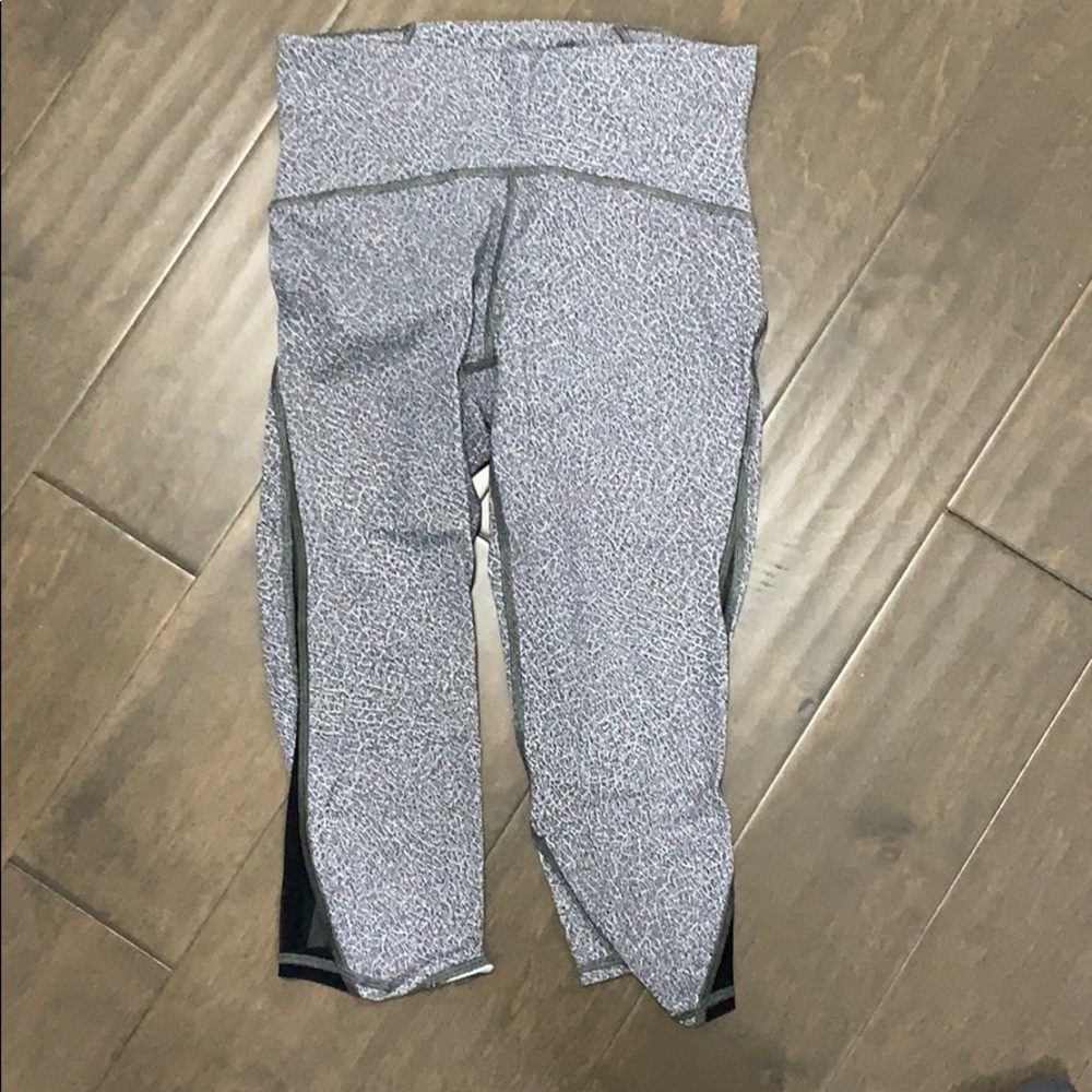 Lululemon cropped pants